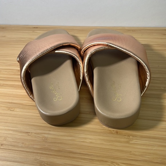 NWT Seychelles Heartfelt Metallic Slide‎ Sandal Rose Gold Size 8 - Picture 3 of 6